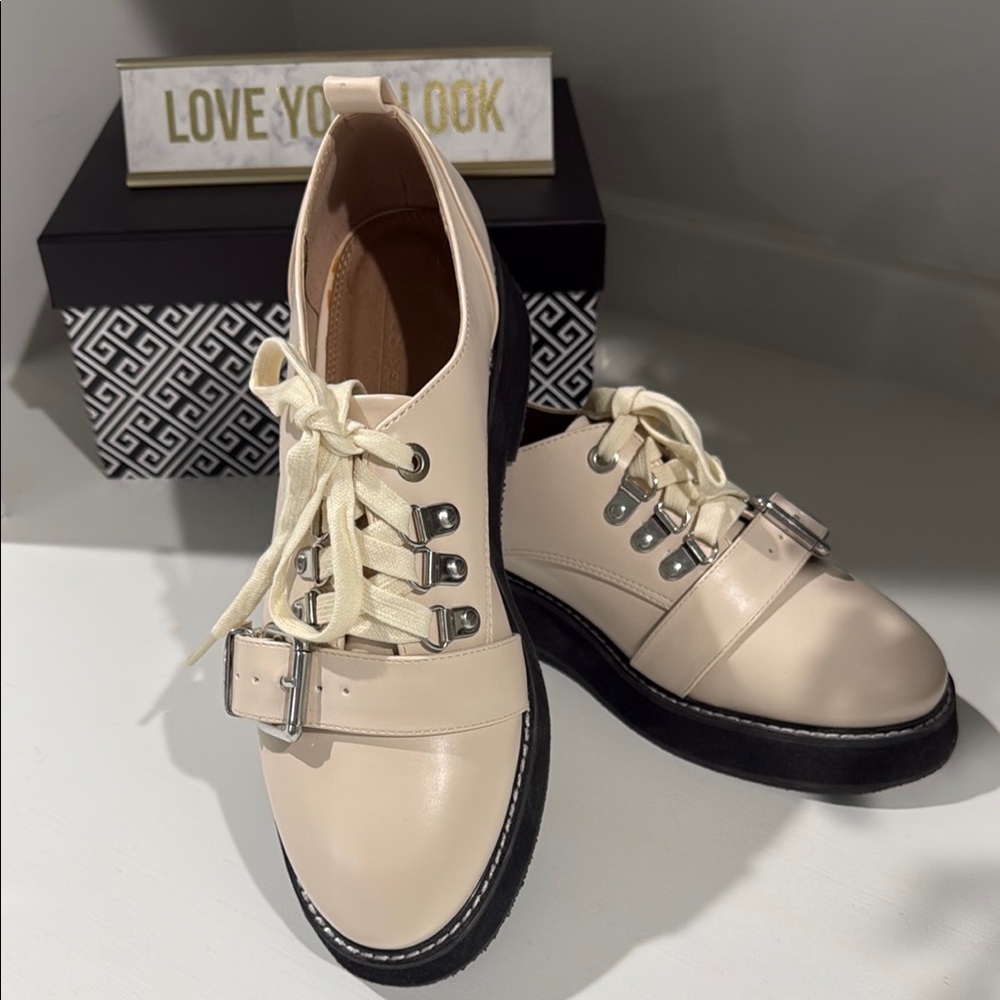 Cream and Black Women's Lace-Up Shoes